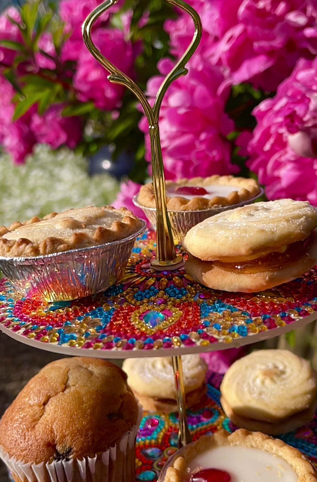 Load and play video in Gallery viewer, Crystal Art Three Tier Display Cake Stand
