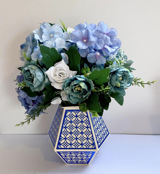 Forever Flowerz Eastern Elegance Flower Vase Die Set